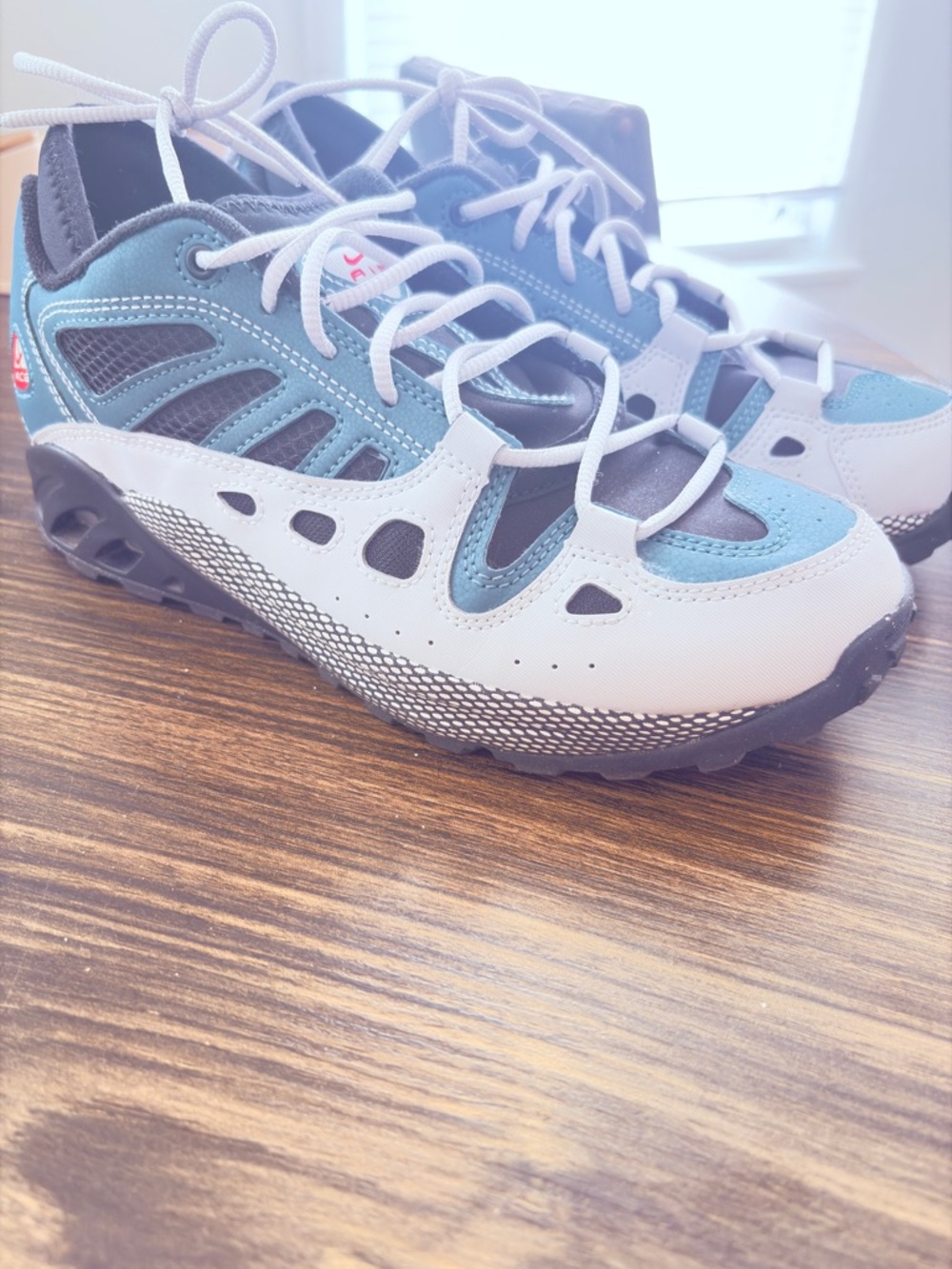 Nike ACG Air Exploraid ~ Teal and Gray air Lace-Up Sneakers. - Picture 3 of 5